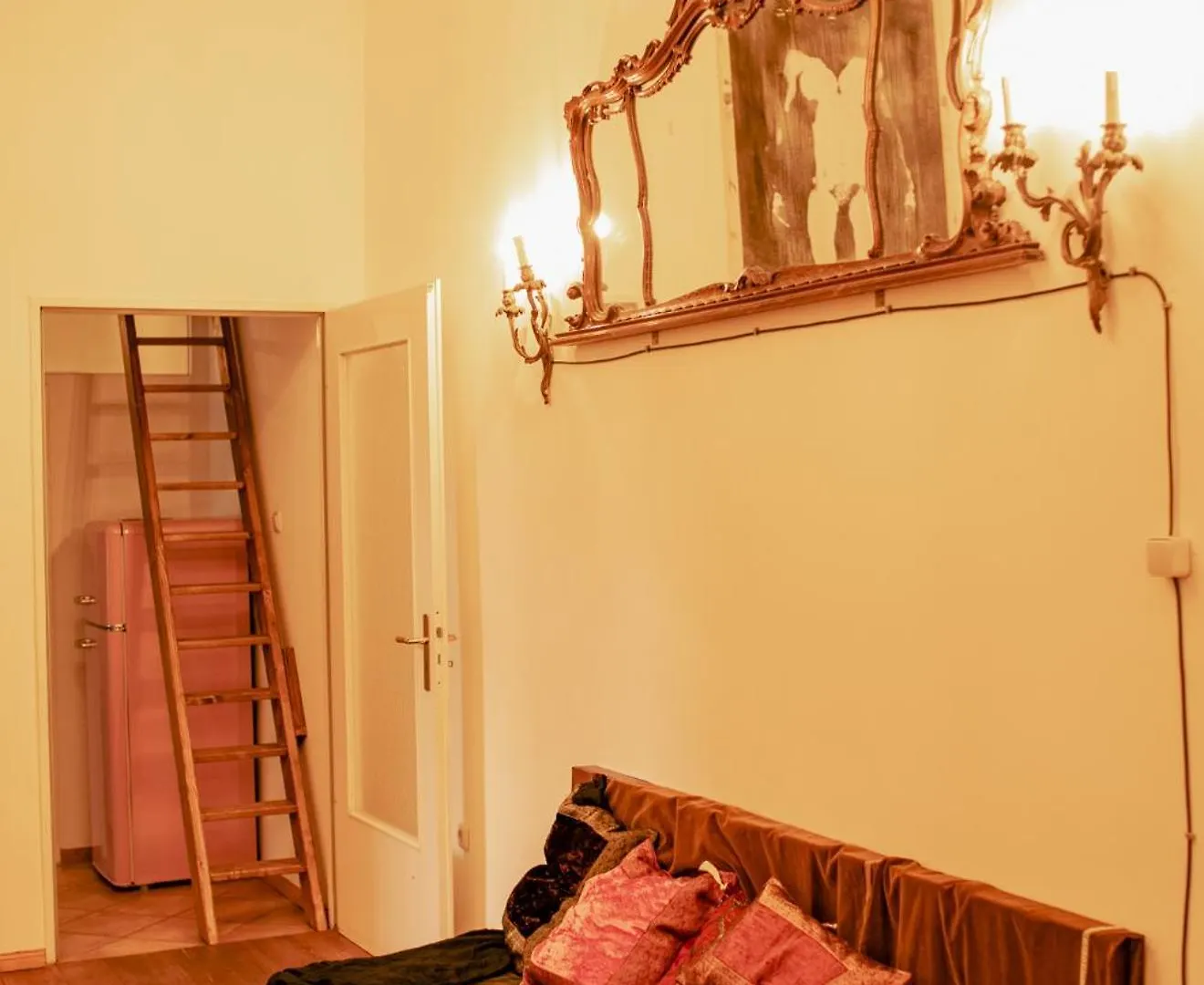La Vie En Rose: Elegance And Art Daire Berlin 0*,
