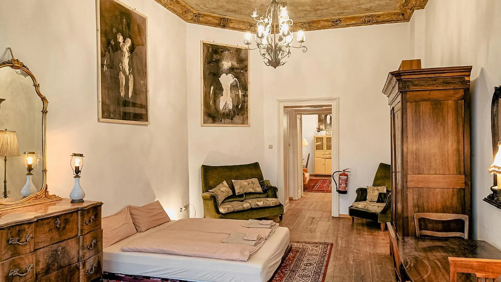 La Vie En Rose: Elegance And Art Daire Berlin Almanya